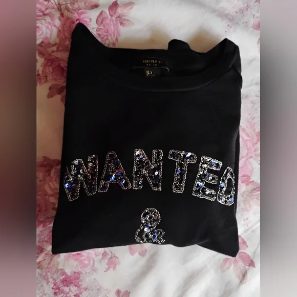 Forever 21 Sequin & Bead Black Crewneck Sweatshirt Blue Accents SIZE LARGE 💙 - Picture 7 of 8